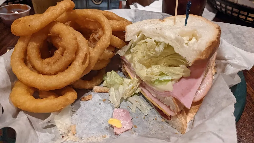 Club Sandwich w Onion Rings